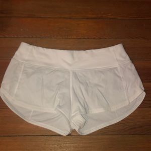 Lululemon White Speed Short 2.5